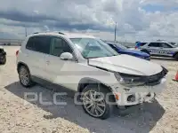 2013 Volkswagen Tiguan photo