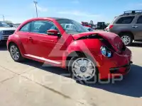 2013 Volkswagen BEETLE фото