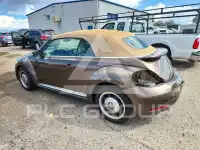 2013 Volkswagen BEETLE photo