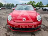 2013 Volkswagen BEETLE photo