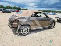 2013 Volkswagen BEETLE photo