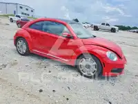 2013 Volkswagen BEETLE photo