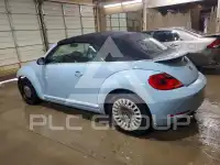 2013 Volkswagen BEETLE photo