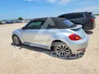 2013 Volkswagen BEETLE photo