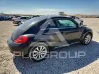 2013 Volkswagen BEETLE photo