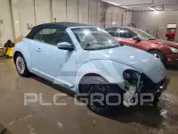 2013 Volkswagen BEETLE photo