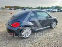 2013 Volkswagen BEETLE фото