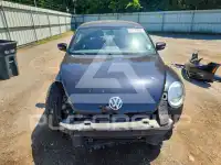 2013 Volkswagen BEETLE photo