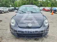 2013 Volkswagen BEETLE фото