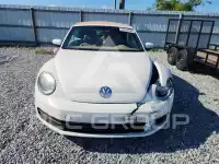 2013 Volkswagen BEETLE photo