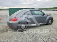 2013 Volkswagen BEETLE photo