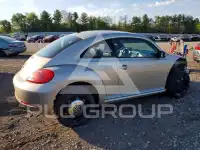 2013 Volkswagen BEETLE фото