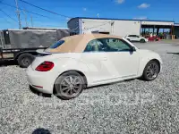 2013 Volkswagen BEETLE photo