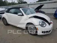 2013 Volkswagen BEETLE photo