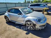 2013 Volkswagen BEETLE photo