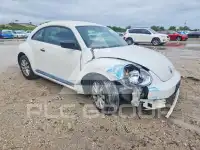 2013 Volkswagen BEETLE photo