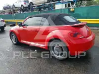 2013 Volkswagen BEETLE фото