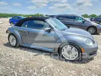 2013 Volkswagen BEETLE photo
