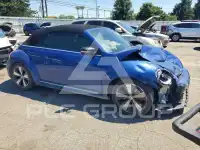 2013 Volkswagen BEETLE photo