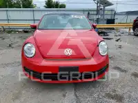 2013 Volkswagen BEETLE фото