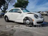 2013 Volkswagen BEETLE фото
