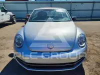 2013 Volkswagen BEETLE photo