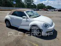 2013 Volkswagen BEETLE photo