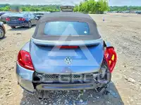 2013 Volkswagen BEETLE photo