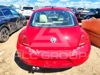 2013 Volkswagen BEETLE фото