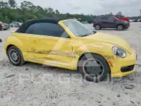 2013 Volkswagen BEETLE photo
