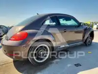 2013 Volkswagen BEETLE photo