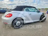 2013 Volkswagen BEETLE фото