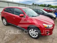 2014 Mitsubishi OUTLANDER photo