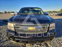 2014 Chevrolet Suburan photo