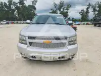 2014 Chevrolet Suburan photo