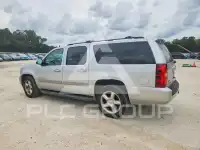 2014 Chevrolet Suburan photo