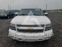 2014 Chevrolet Suburan photo