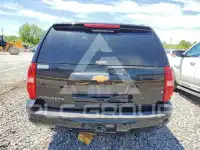 2014 Chevrolet Suburan photo
