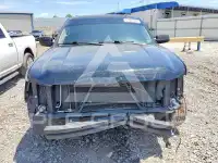2014 Chevrolet Suburan photo