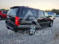 2014 Chevrolet Suburan photo