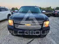 2014 Chevrolet Suburan photo