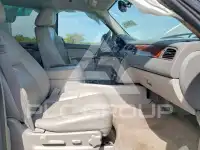2014 Chevrolet Suburan фото