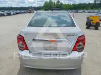 2014 Chevrolet Sonic фото
