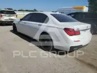 2014 BMW 750 фото