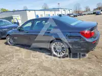 2014 BMW 750 фото