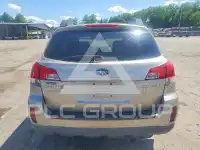 2014 Subaru Outback photo