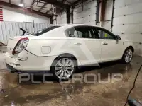 2014 Lincoln MKS photo