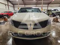 2014 Lincoln MKS photo