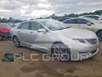 2014 Lincoln MKZ photo