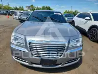 2014 Chrysler 300 фото